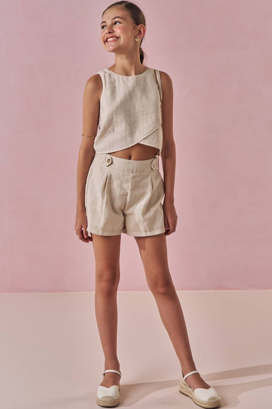 Conjunto de Blusa Cropped e Shorts em Linho Milano - Imagem 2